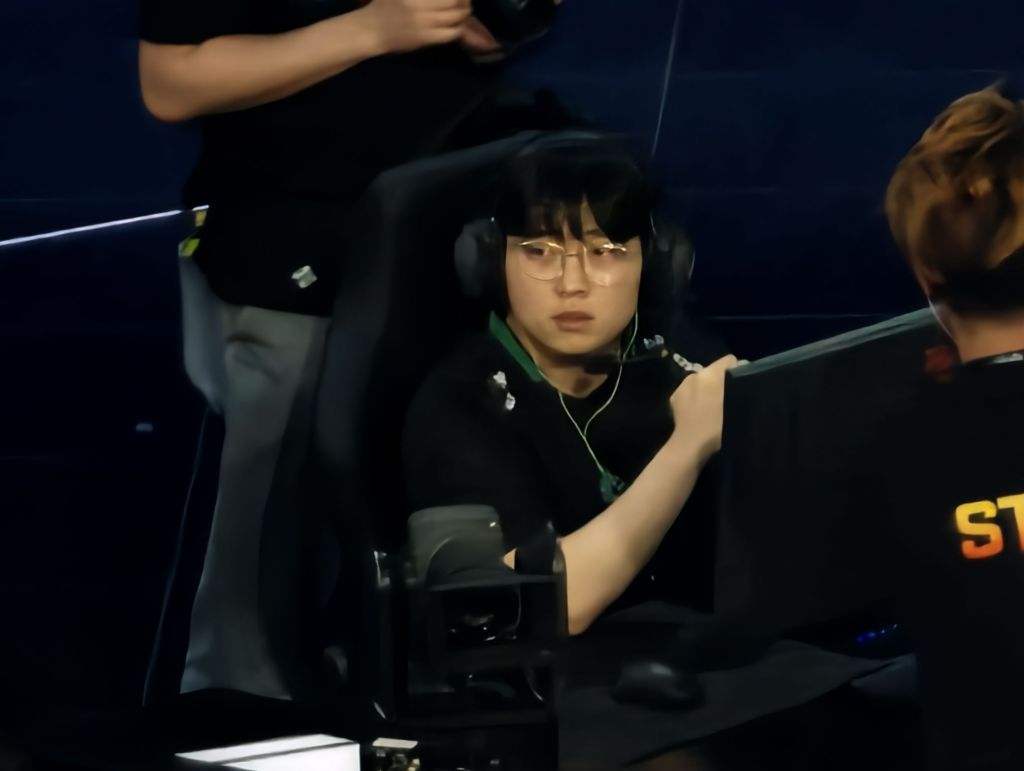 传奇落幕！首尔王朝队Fleta赛后宣布退役，一代传奇输出位就此谢幕。